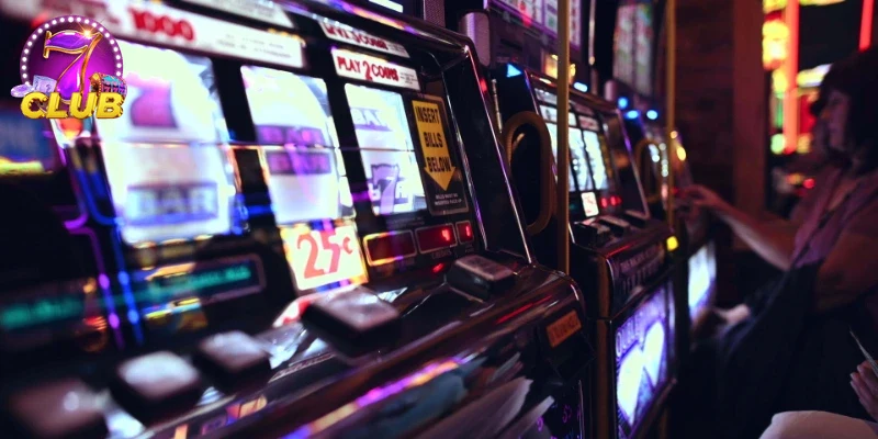 Banner khuyến mãi đặc biệt khi trải nghiệm Video Slot trực tuyến.